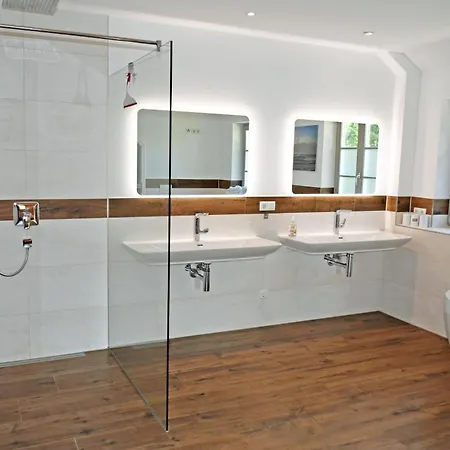 아파트 Grosses Baaber Mit Sauna Und Kamin P